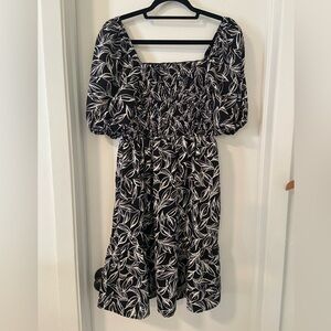 HYFVE size L black white floral puff sleeve smocked ruffle hem tiered midi dress